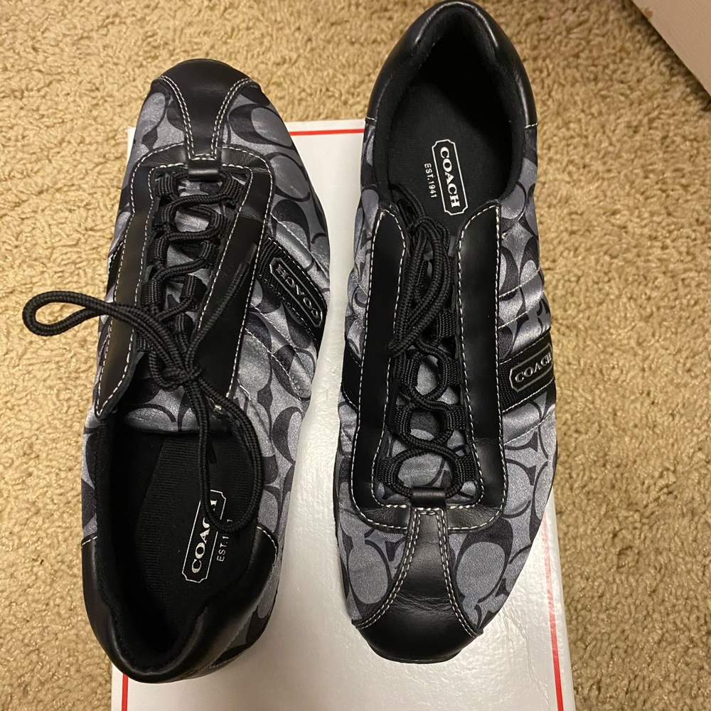 Coach tennis shoe
